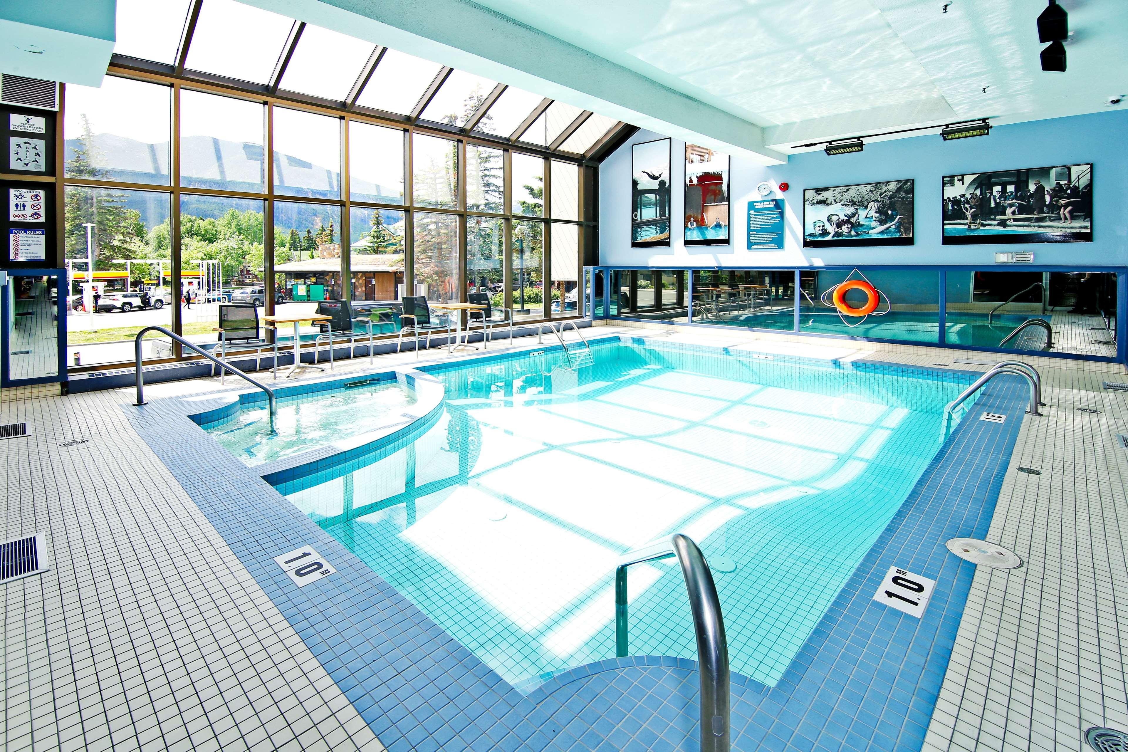 Best Western Plus Banff International Lodge Exterior photo