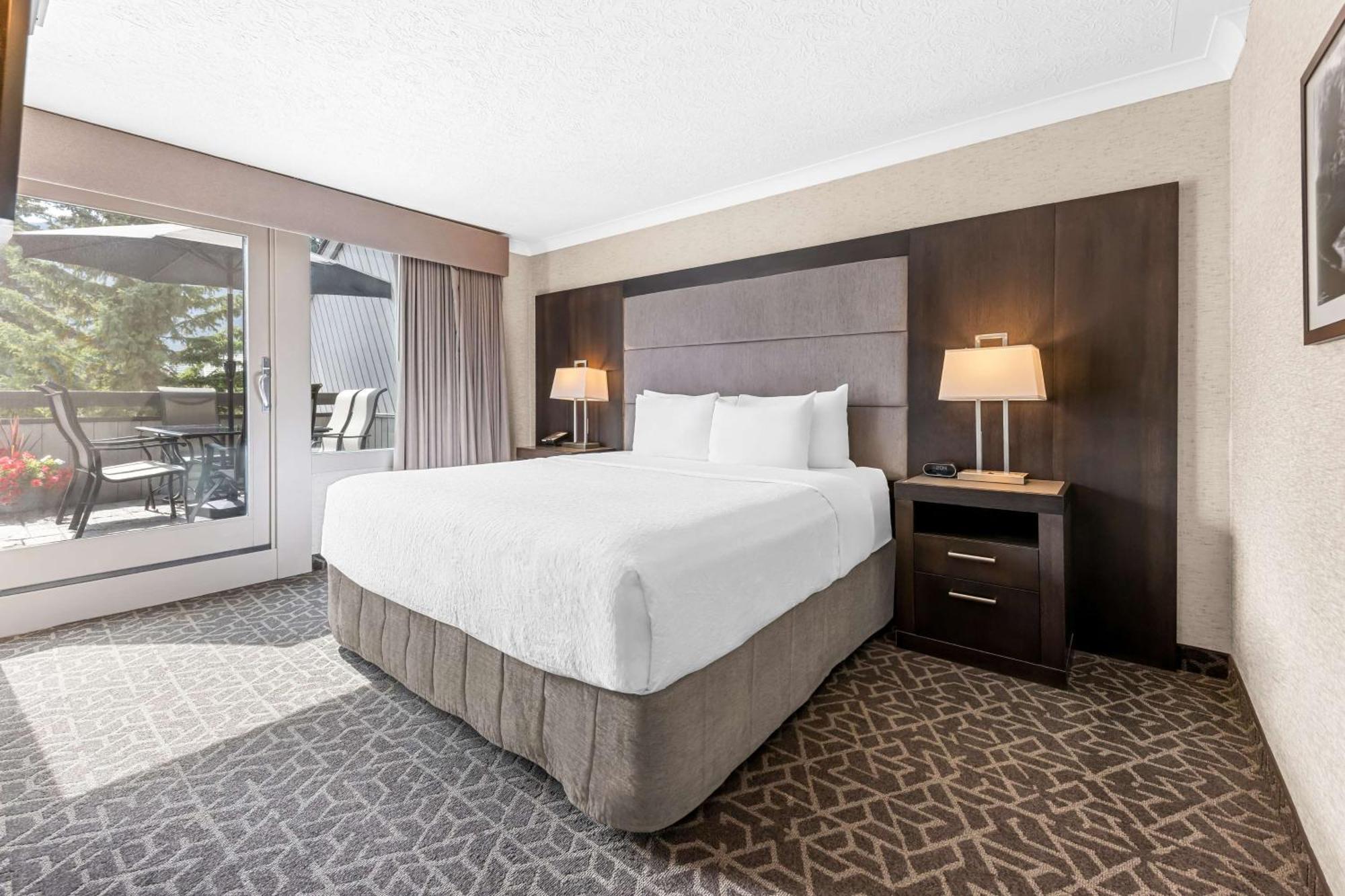 Best Western Plus Banff International Lodge Exterior photo