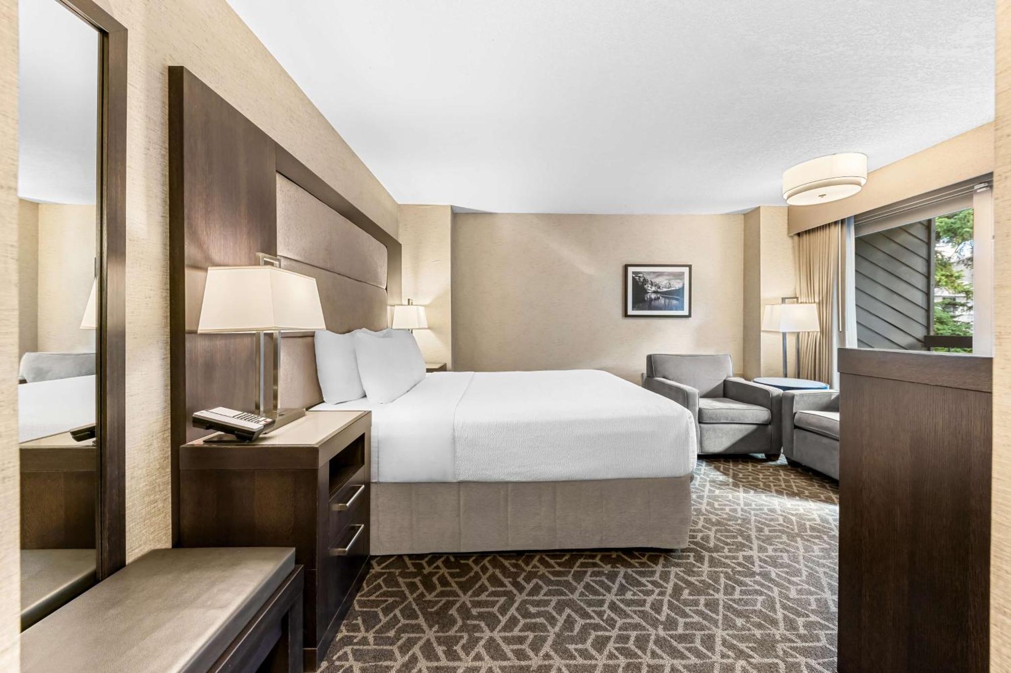 Best Western Plus Banff International Lodge Exterior photo