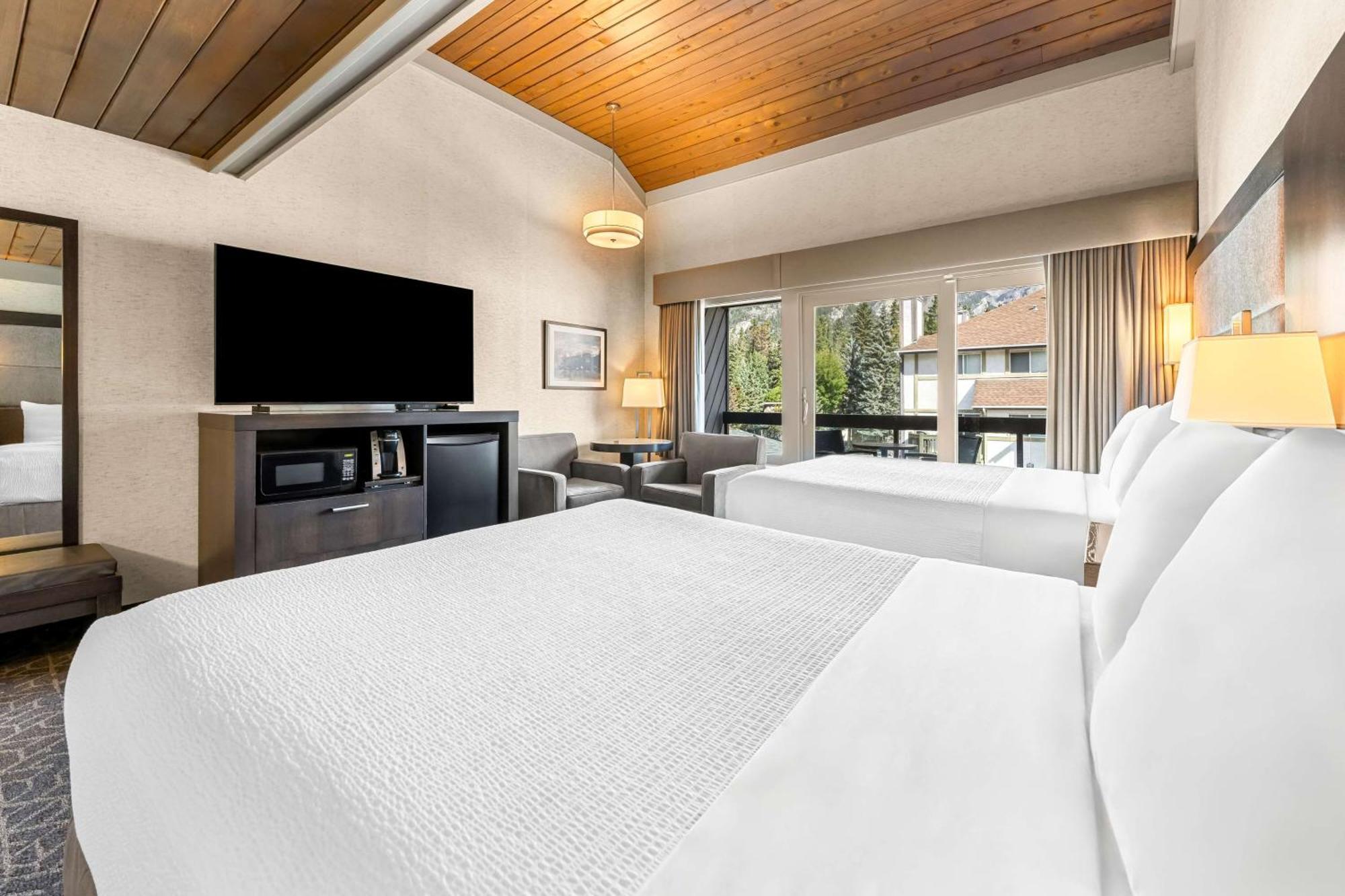 Best Western Plus Banff International Lodge Exterior photo