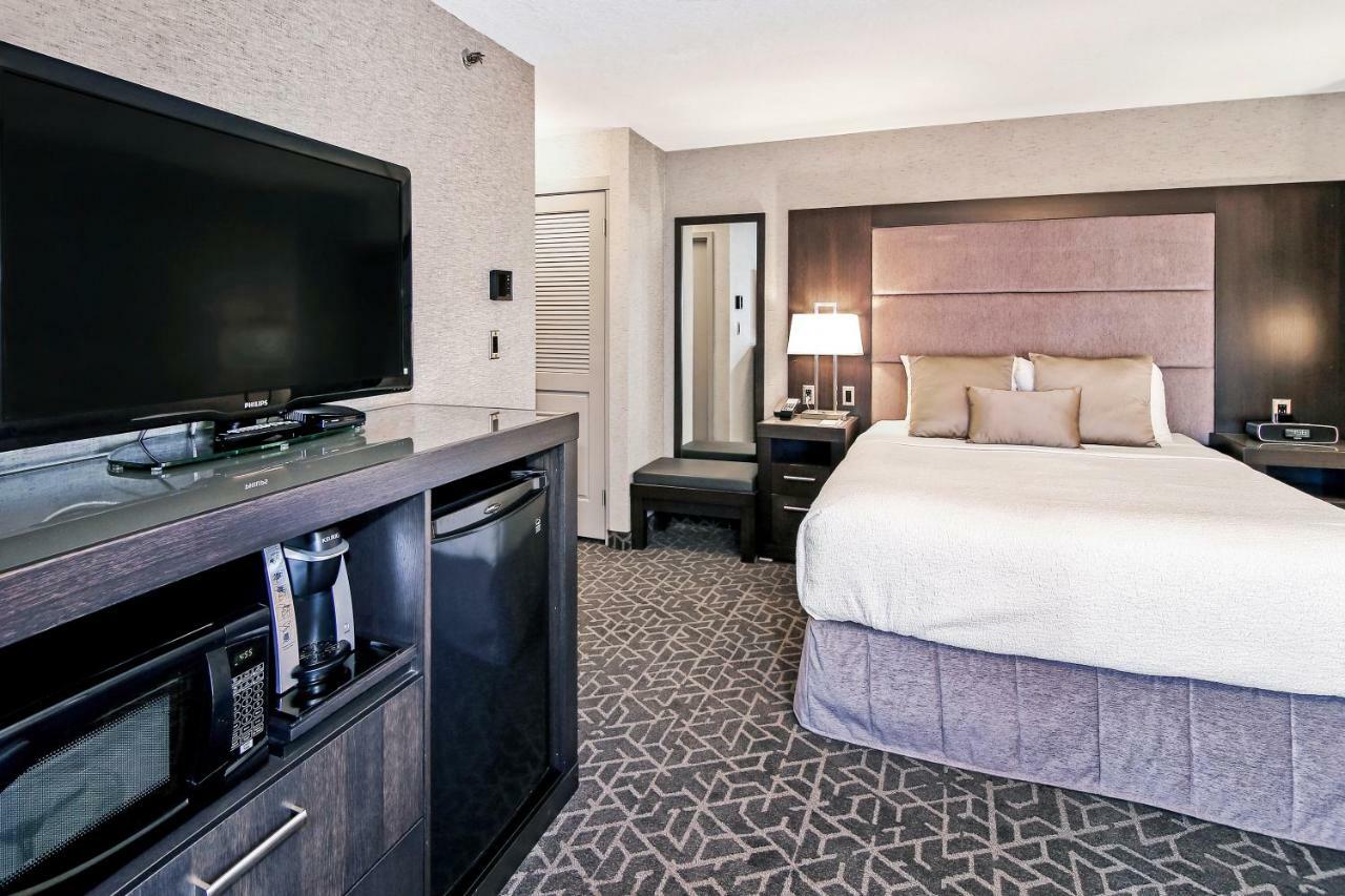 Best Western Plus Banff International Lodge Exterior photo