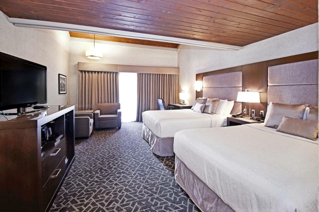 Best Western Plus Banff International Lodge Exterior photo