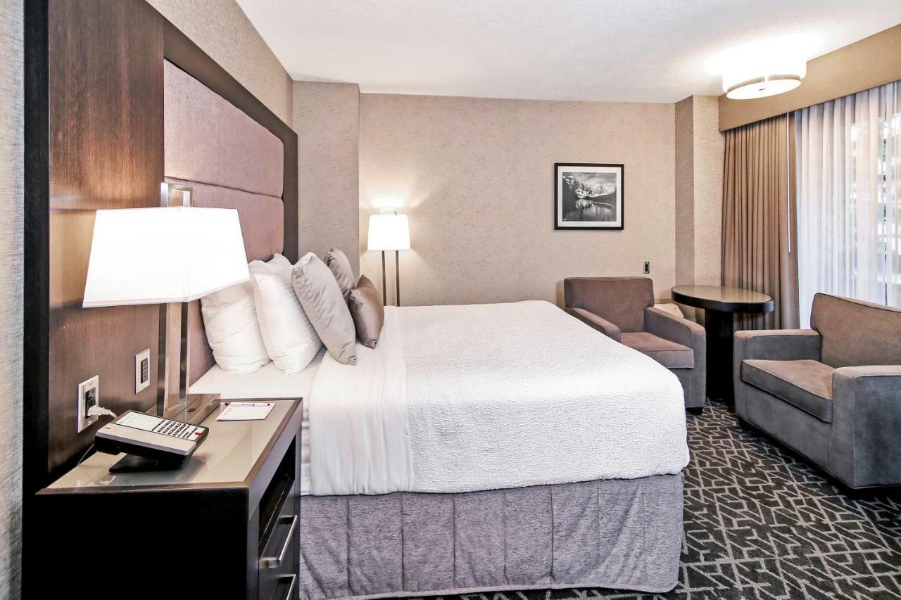Best Western Plus Banff International Lodge Exterior photo