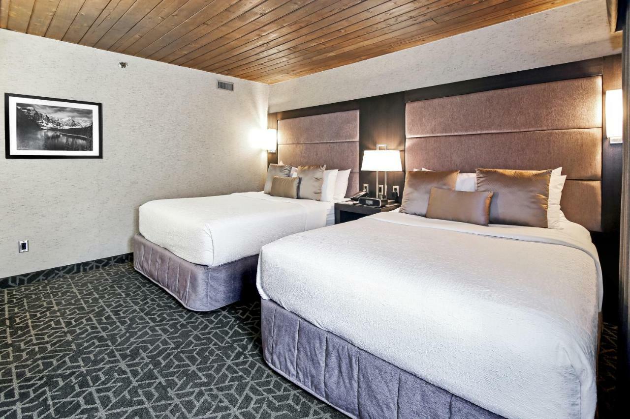 Best Western Plus Banff International Lodge Exterior photo