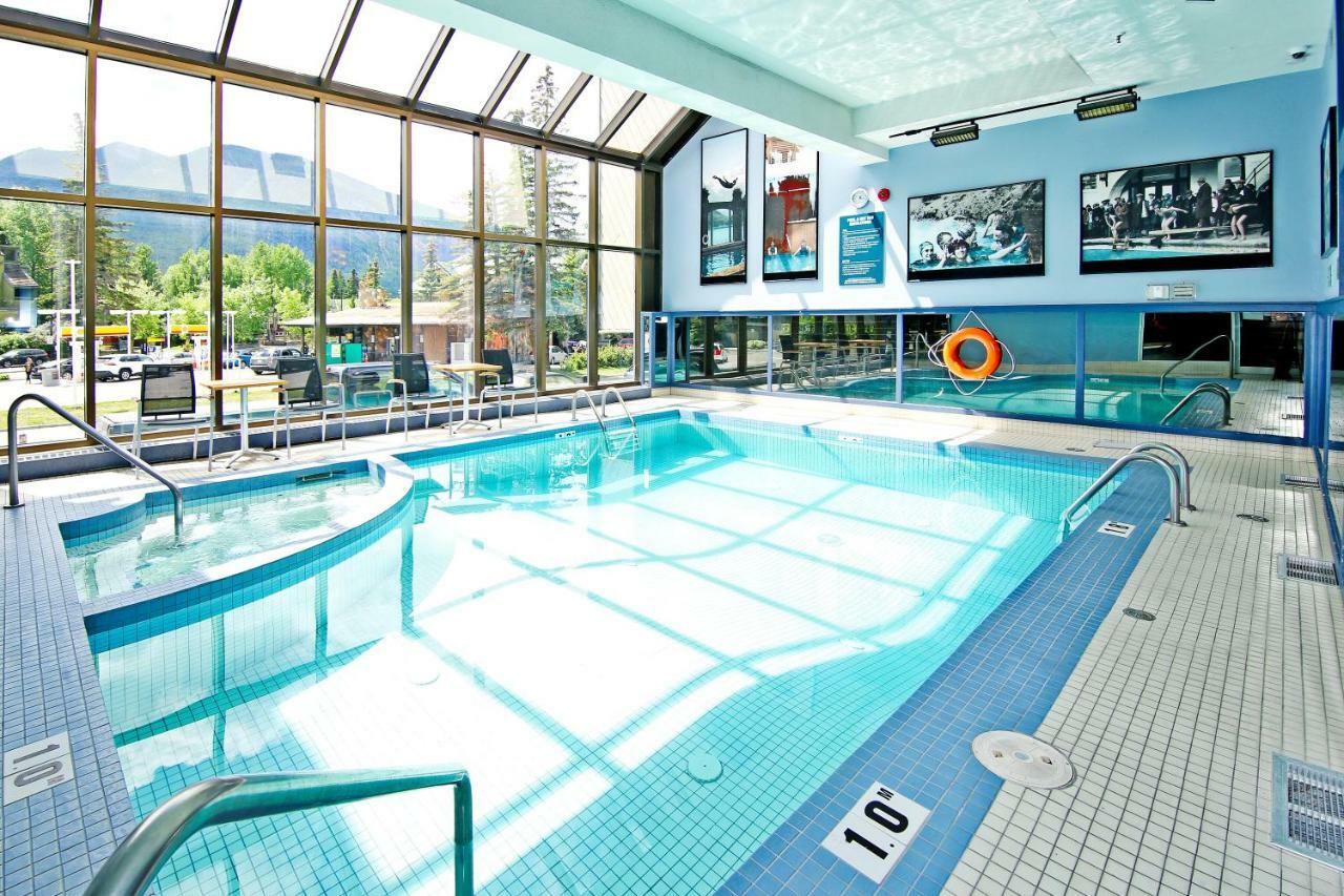 Best Western Plus Banff International Lodge Exterior photo